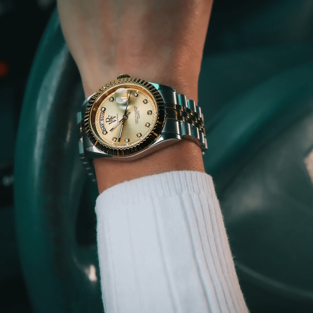 Ceas de mână elegant RW 110/SG de la Royal Watch argintiu cu auriu