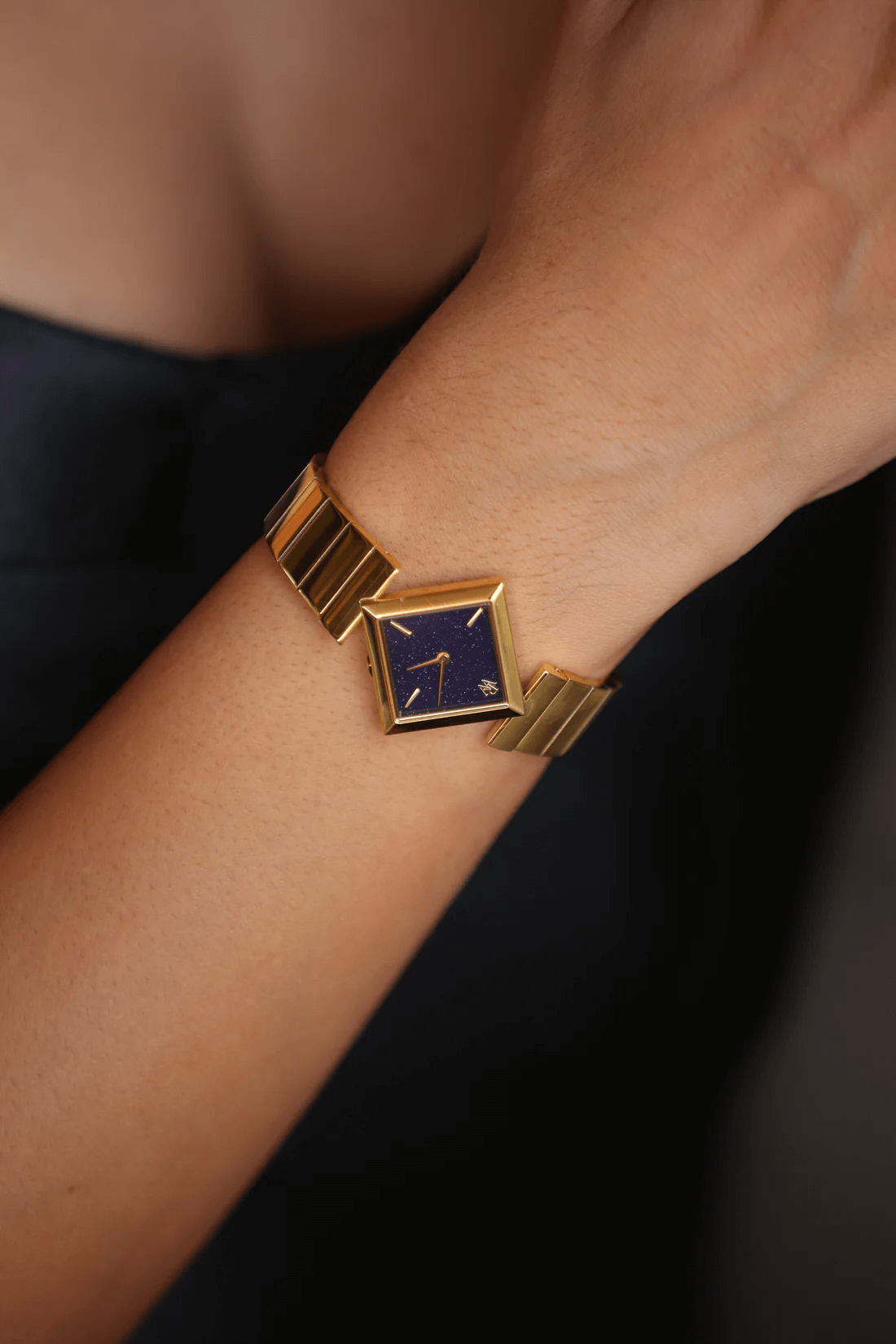 Ceas de mână pentru dame auriu, cu  cadran negru glitter, Royal Watch, RW 134 GG