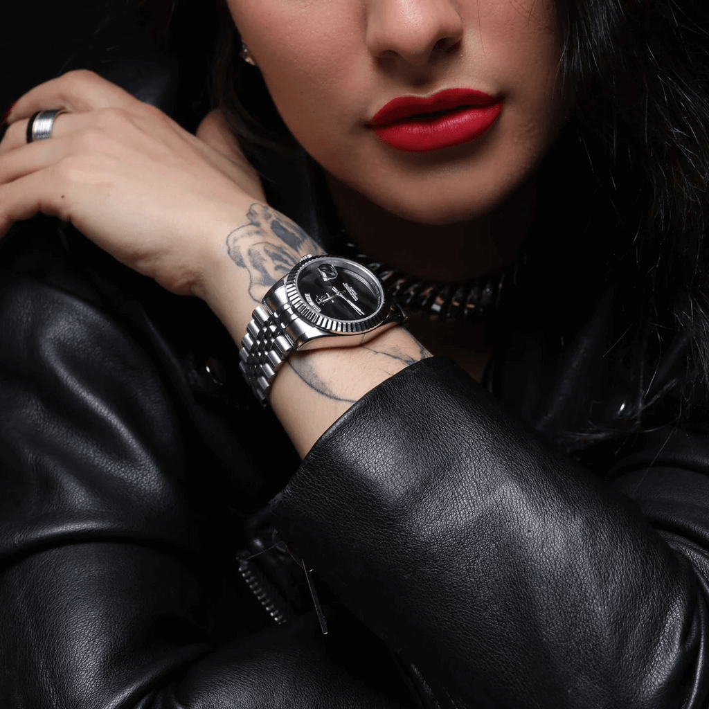 Ceas de mână argintiu, cu cadran negru, Royal Watch, RW 135/S