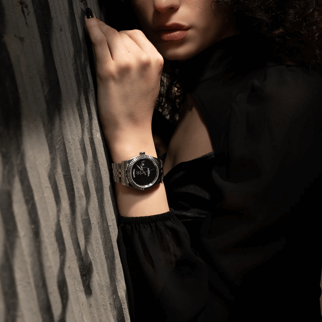 Ceas de mână argintiu, cu cadran negru, Royal Watch, RW 135/S